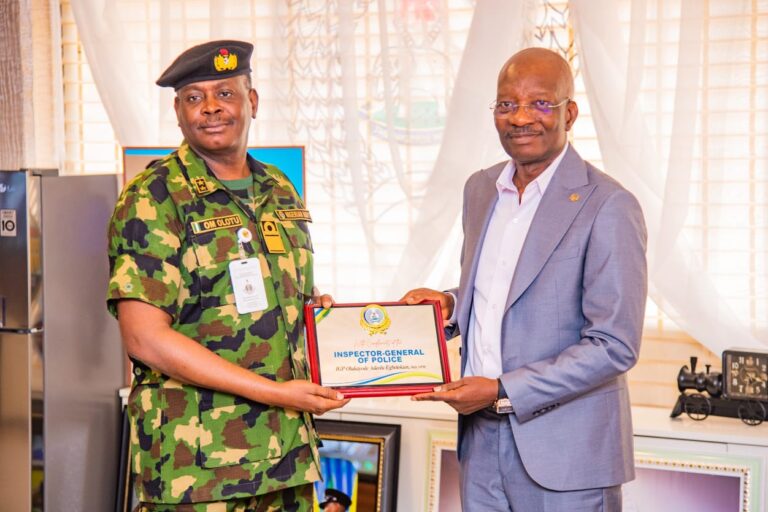 IGP-RECEIVES-COMMANDANT-NDC