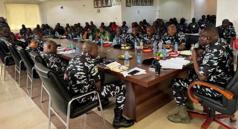 FCT CP MEETS AREA COMMANDERS (1)