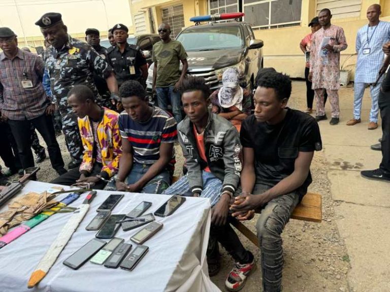 FCT POLICE INVADE KIDNAPPERS' HIDEOUT (2)