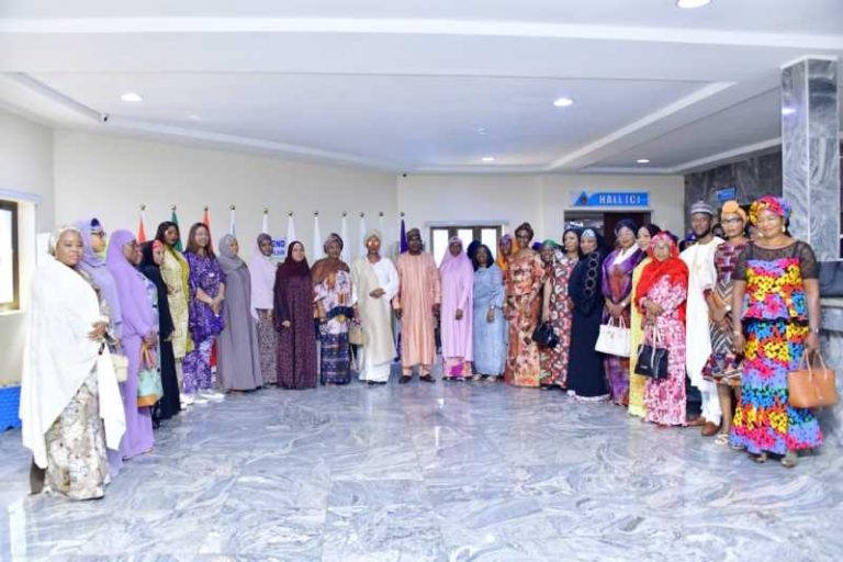 GOVERNORS' WIVES TO FG (1)