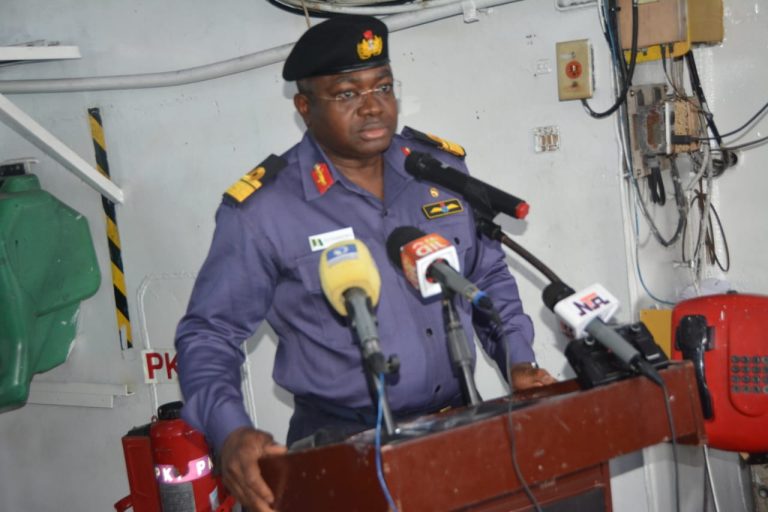 NIGERIAN NAVY ARRESTS 22 SUSPECTS (1)