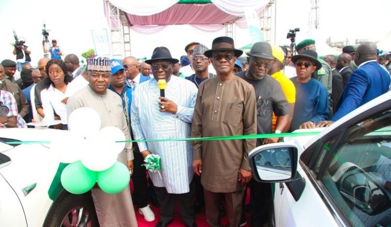 WIKE BEGINS FCT RENEWED HOPE YOUTH EMPOWERMENT (1)