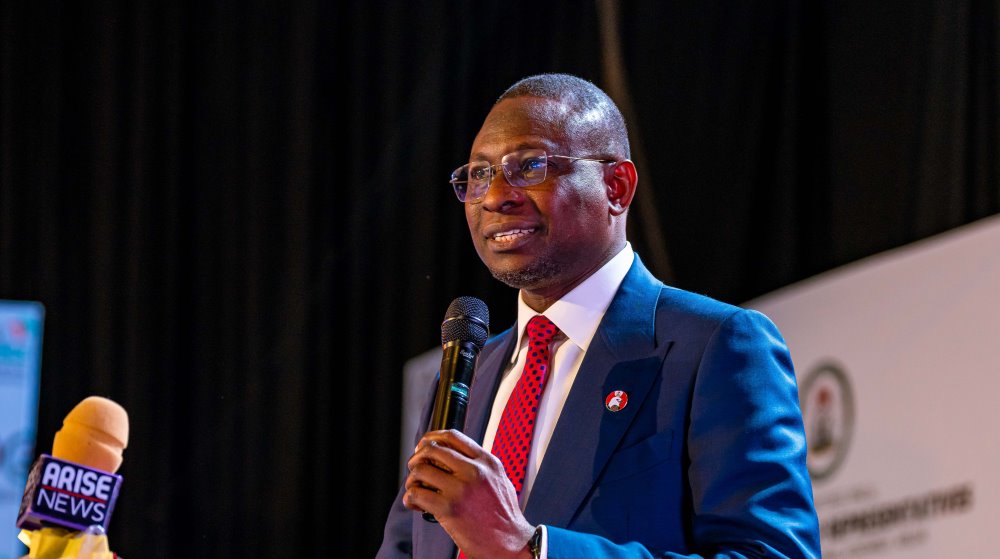 OLUKOYEDE CHARGES NASS MEMBERS (1)