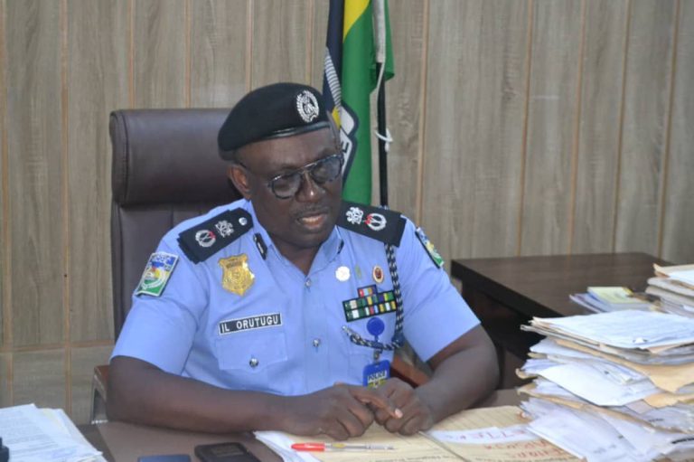 CP ORUTUGU HOSTS OFFICERS OF PCC