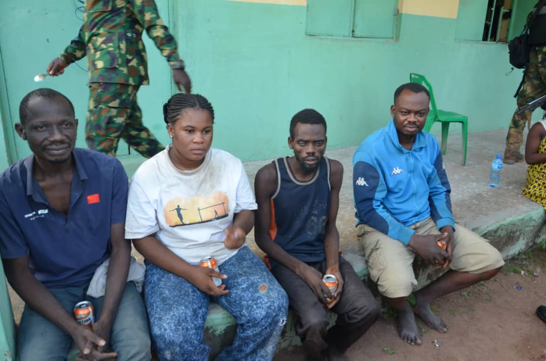 TROOPS RESCUE 11 HOSTAGES IN MAJOR OFFENSIVE